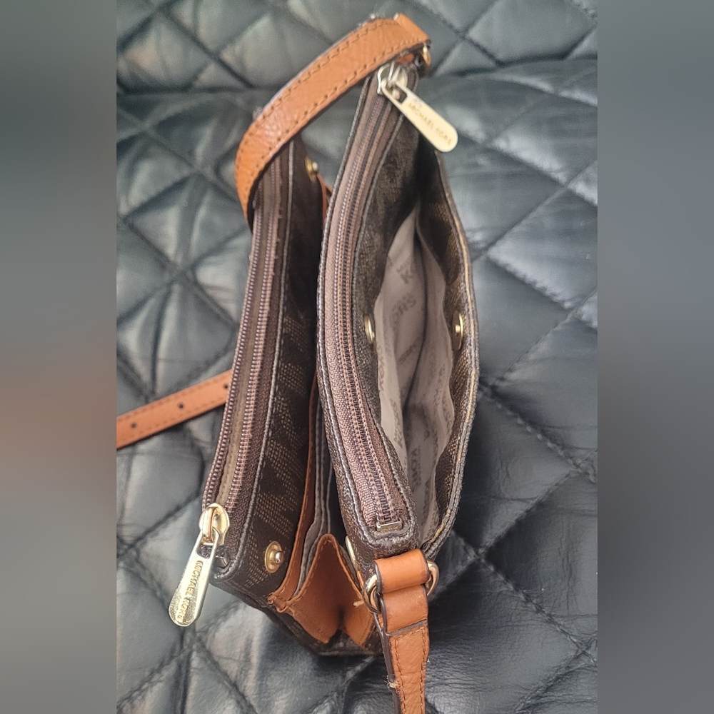 Michael Kors Fulton Crossbody Wallet Purse Dark Brown w/Gold - Picture 7 of 8